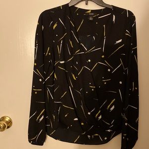 ALFANI Women’s Long Sleeves Surplice Line Printed  Tops